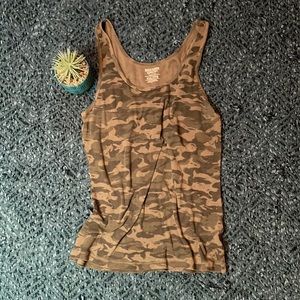 Camo tank
